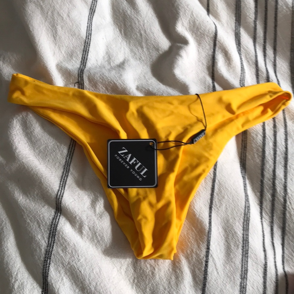 NWT Zaful Sunshine Yellow Cheeky Bikini Bottom 4